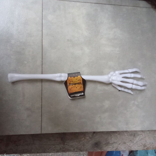 Plastic skeleton hand Helloween new