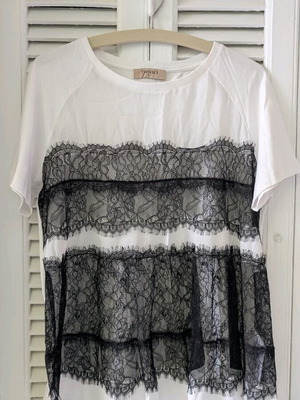 Twinset Milano women's T-shirt with integrated black lace like new, white