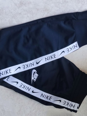Φόρμα Nike σετ παιδική καινούργια, μέγεθος 146-156cm