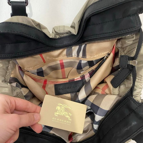 Burberry τσάντα ώμου από καμβά και νάιλον μεταχειρισμένη, μπεζ καφέ