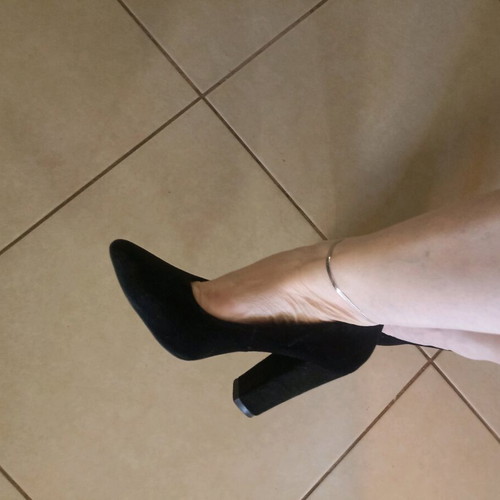 Black velvet pumps size 38 used with thick heel