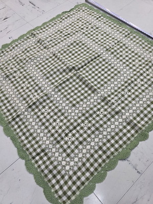 Checkered tablecloth with lace new
