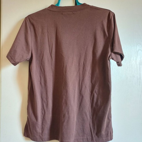 Brown short-sleeve blouse with V and rhinestones like new, sizes M and L