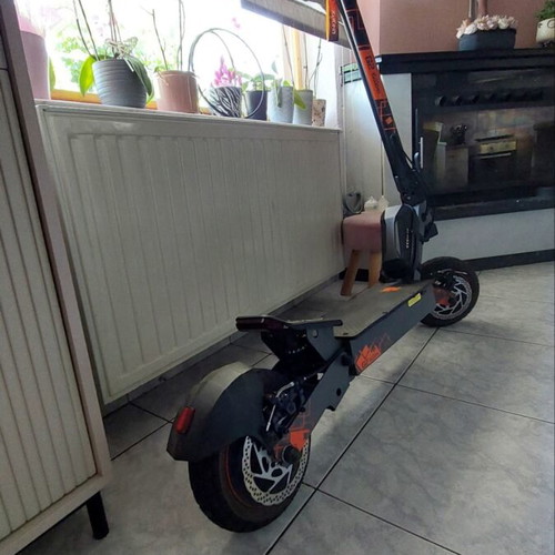 Kukirin G2-Ultra Electric Scooter like new, 55km range, Bluetooth
