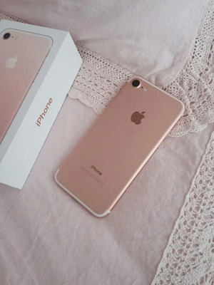 iPhone 7 128GB pink for parts, battery issue