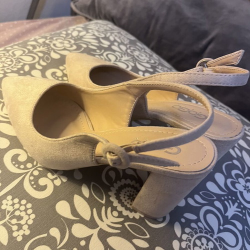 GoGo Shoes beige pumps size 37