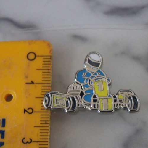 Pin Go-Kart 3cm x 2cm new