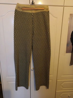 Moutaki women's pants like new, beige and green