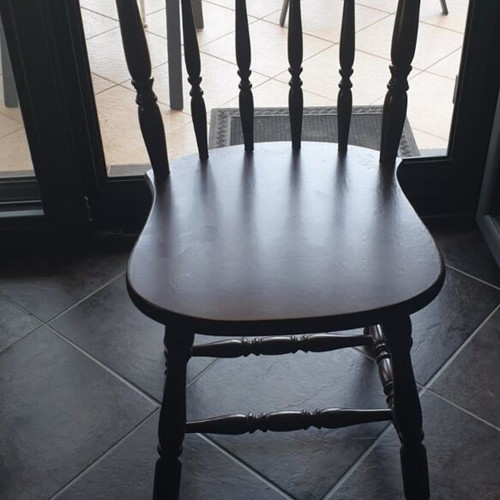 Country dining table with 4 chairs like new