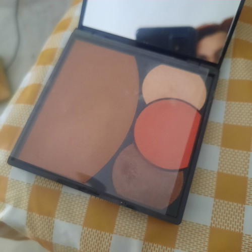 Korres Coral Sunsets Face Palette like new with eyeshadows highlighter contour