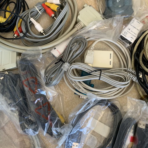 Cable lot like new with PC, internet, audio and video cables