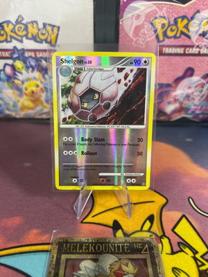 Pokemon card Shelgon reverse holo Stormfront set like new