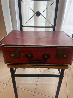 Vintage suitcase used, good condition