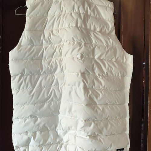 Emerson sleeveless jacket size L like new, white