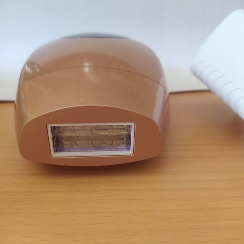 IPL hair removal device new with 600,000 flashes
