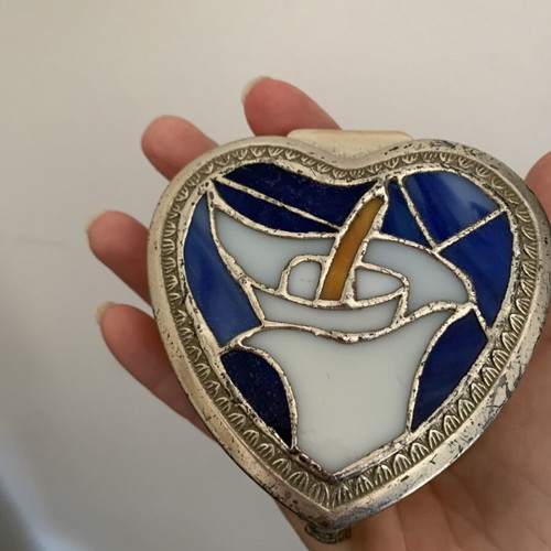 Vintage heart jewelry box 1980s with velvet and stained glass design