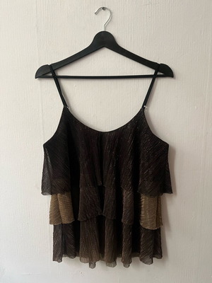 JusTop top one size like new, brown and gold