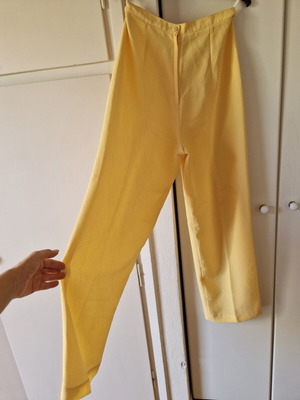 Yellow high-waisted pants, size S