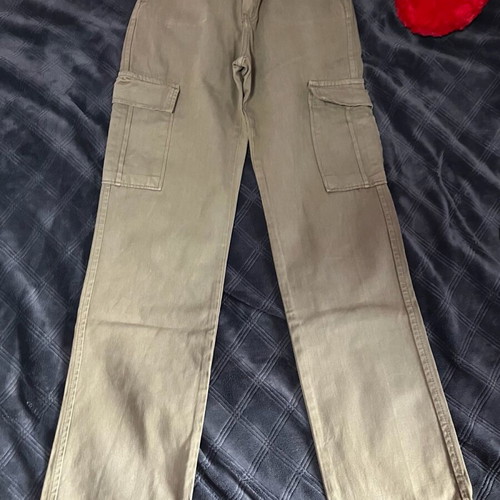 Jeans olive size 34 like new with multiple pockets