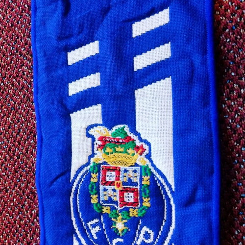 Porto collectible scarf like new, official