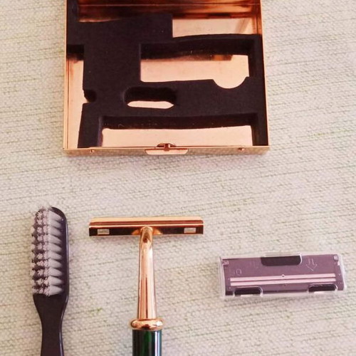 Vintage Art Deco travel shaving set like new with safety razor