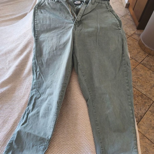 Carrot pants khaki size Large like new
