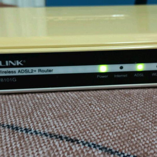 Wireless ADSL2+ Router TP-Link TD-W8101G used