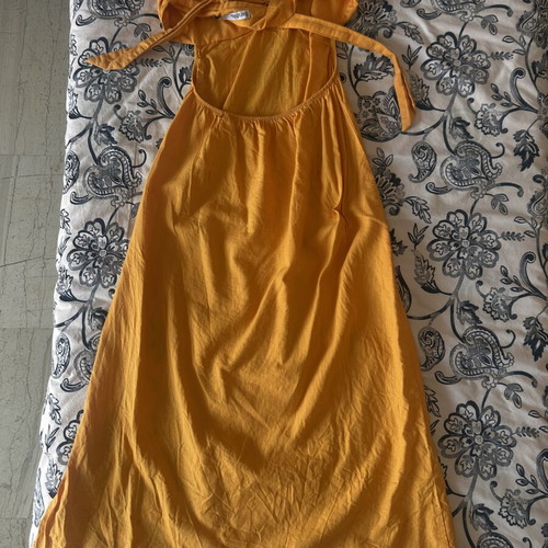 Bershka dress size L orange like new with adjustable straps