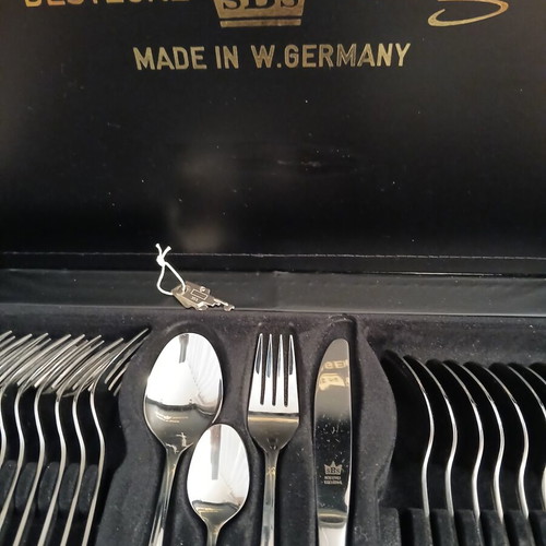SBS Solingen 70-piece stainless steel cutlery set in case