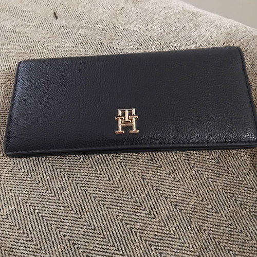 Tommy Hilfiger δερμάτινο πορτοφόλι σαν καινούργιο, μαύρο