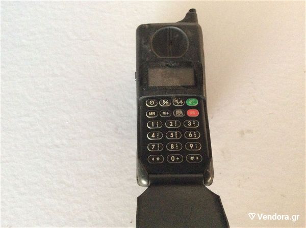 Motorola 1992 GSM Micro Tac flip phone poli spanio kinito tilefono me fortisti