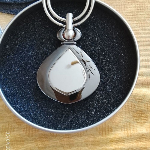 Μεταλλικό μπρελόκ Prince Silvero σε σχήμα σταγόνας με αυθεντικό κουτί