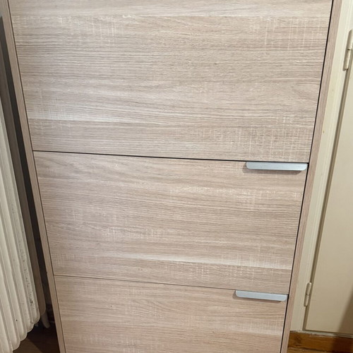 Shoe rack like new with 3 drawers