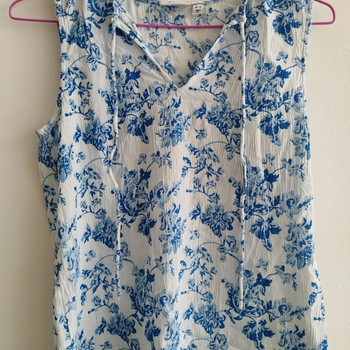 Vila Women's Top XS White Blue Sleeveless like new