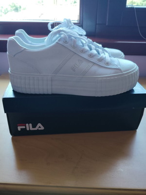 Fila white sneakers size 40 new