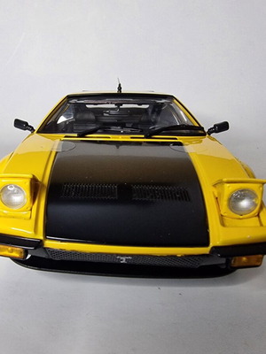 Kyosho De Tomaso Pantera GTS GT4 Yellow Metal Model 1:18 Scale New