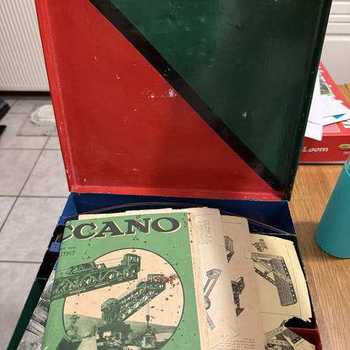 Vintage Meccano Mechanical Construction Set used with original metal box