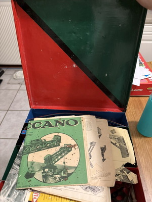 Vintage Meccano Mechanical Construction Set used with original metal box