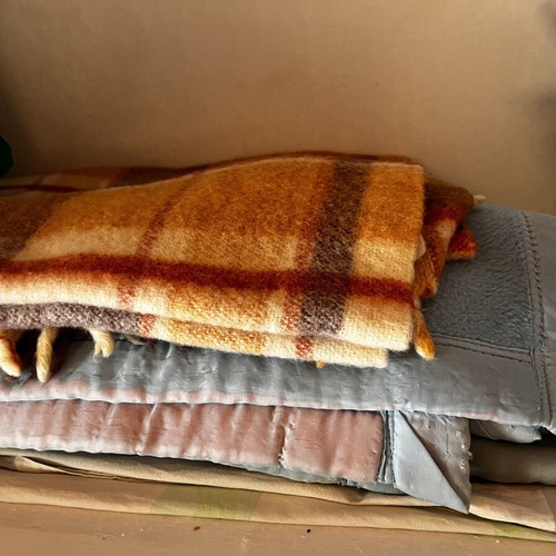 Kouvertes - Chramia blankets like new, multiple pieces