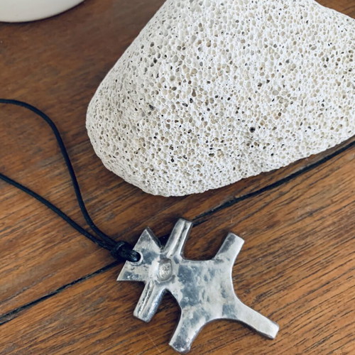 Vintage necklace new, leather and metal