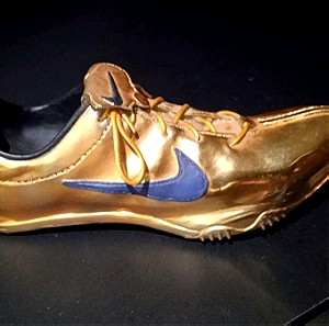 Nike 1996 Olympics Gold shoe figure
