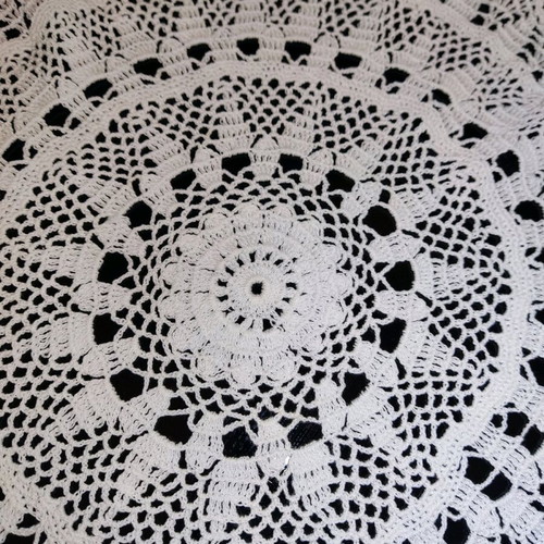 Handmade round doilies pack of 4 pieces like new