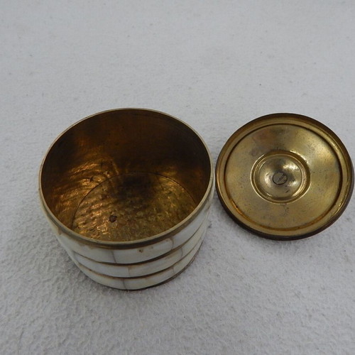Old bronze decorative box, 7 cm diameter