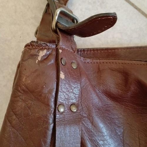 Leather shoulder bag used, large brown and spacious