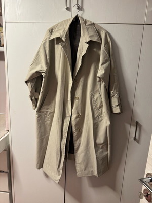 Beige capartina used, oversize, thin fabric