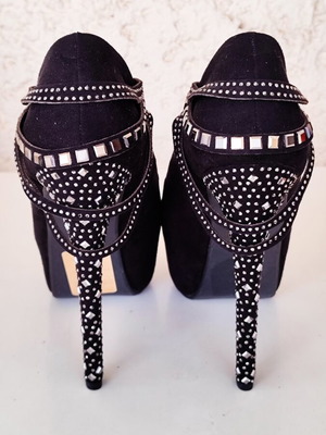 Suede pumps with silver metal decorations, size 37, like new