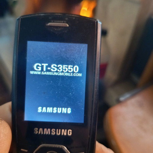 Samsung gt-s3550 cell phone used, black, with good battery