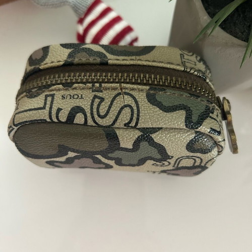 Tous Wallet 11x8x6 like new with defect