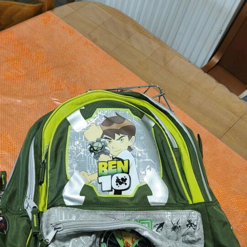 Vintage Ben 10 school backpack like new, elementary