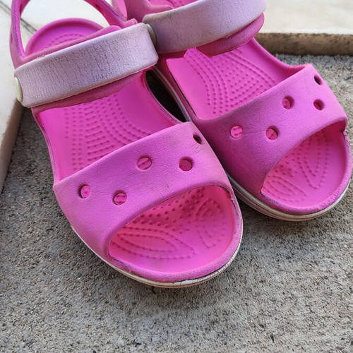 Crocs pink sandals for girls used, size 28-29